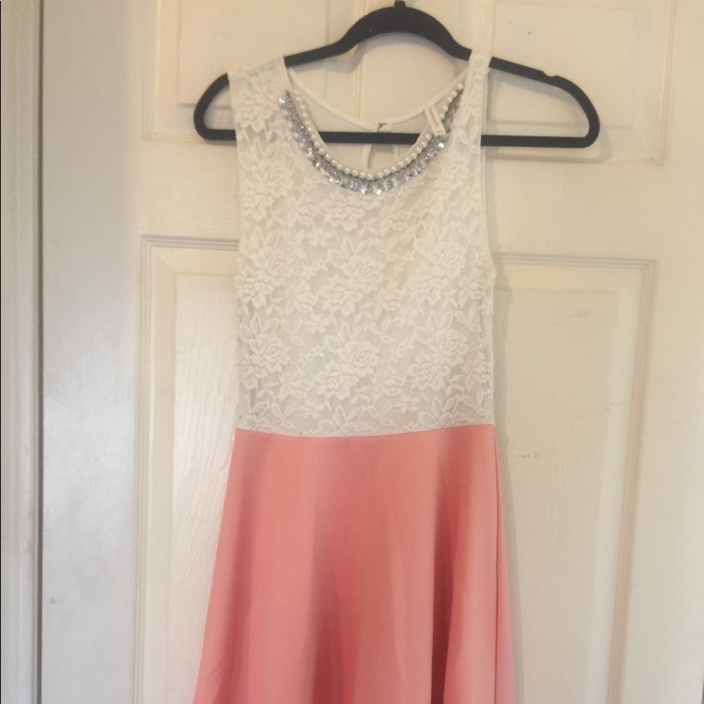 Jeweled neckline dress💖
